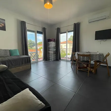 Argeles-sur-mer: 4 Couchages, Balcons, Clim, Proche - Fr-1-309-423 Apartment